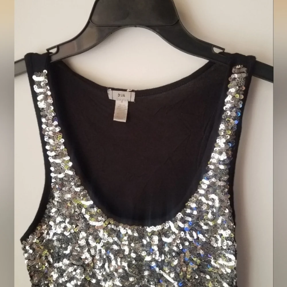 DIVA Sparkly Sequin Sleeveless Top / Black Silver - Picture 2 of 6